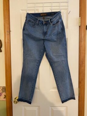Judy Blue Medium Blue Boyfriend Jeans
